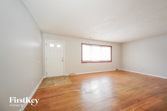 Photo - 130 Buisdale Dr