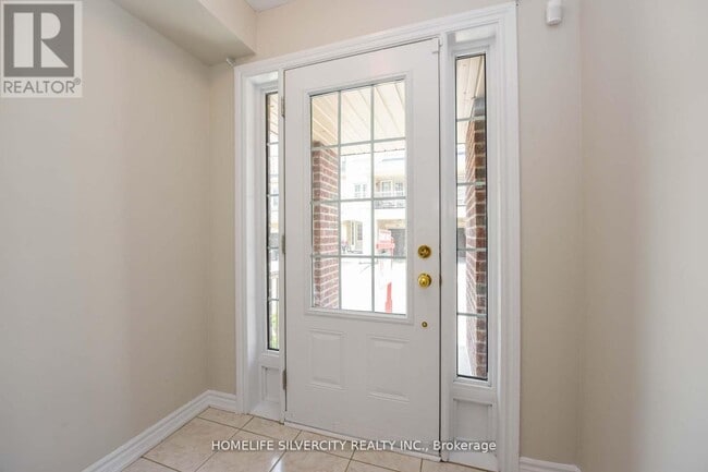 Photo - 7 Miami Grove