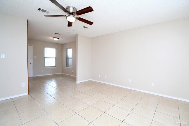 Photo - 401 Cornwall Cir