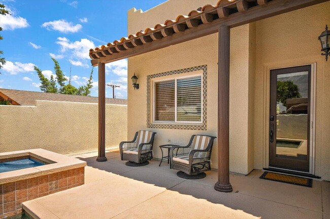 53440 Avenida Villa