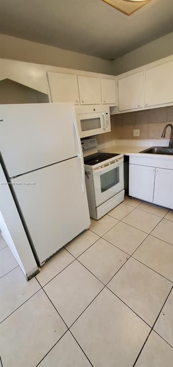 Building Photo - 600 Village Green Ct Unit 308 Rental