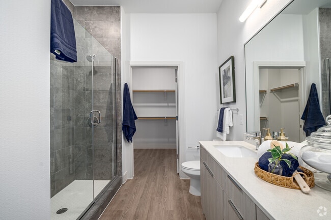 2BR, 2BA - 1,088SF