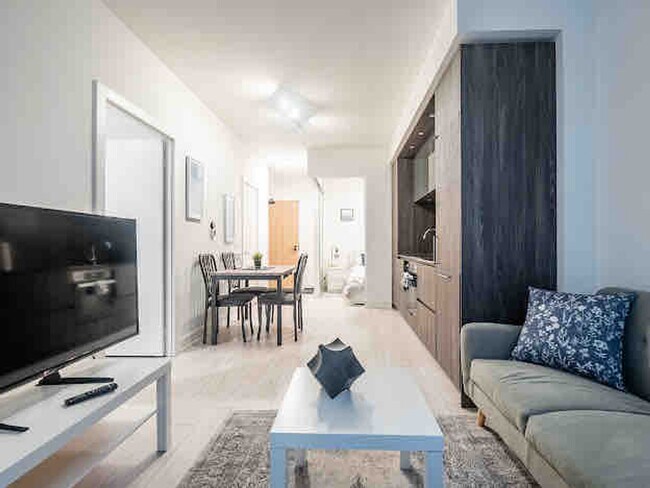 Photo - 270 Wellington St W Unit SI ID1513082P