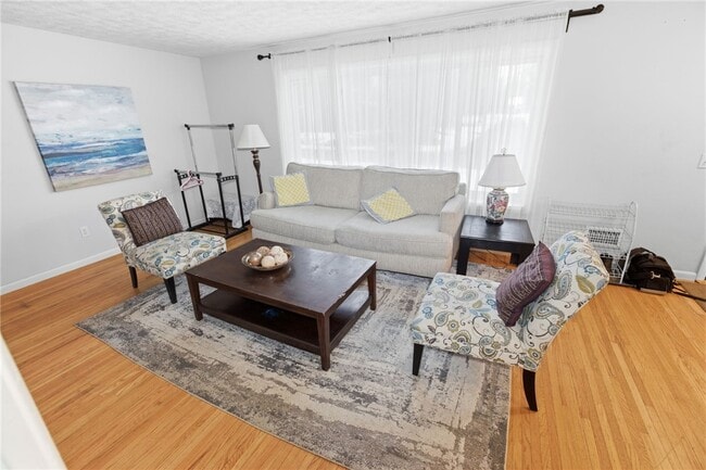 Photo - 266 Willowcrest Dr