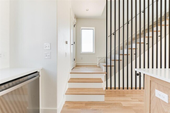 Photo - 1701 Wheeler St