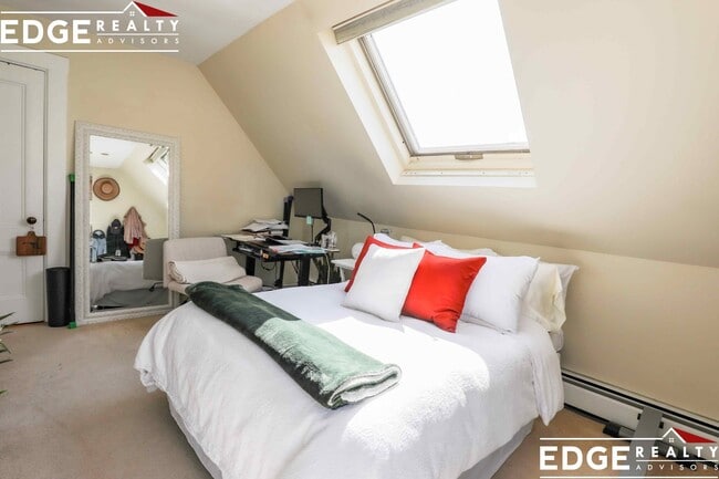 Photo - 79 Surrey St