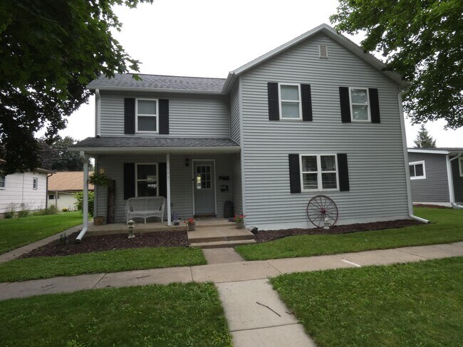 107 Pearl St  
