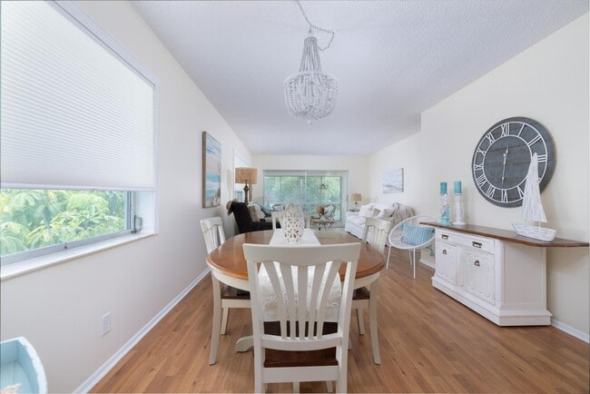 Photo - 2340 SW 22nd Ave Unit 302