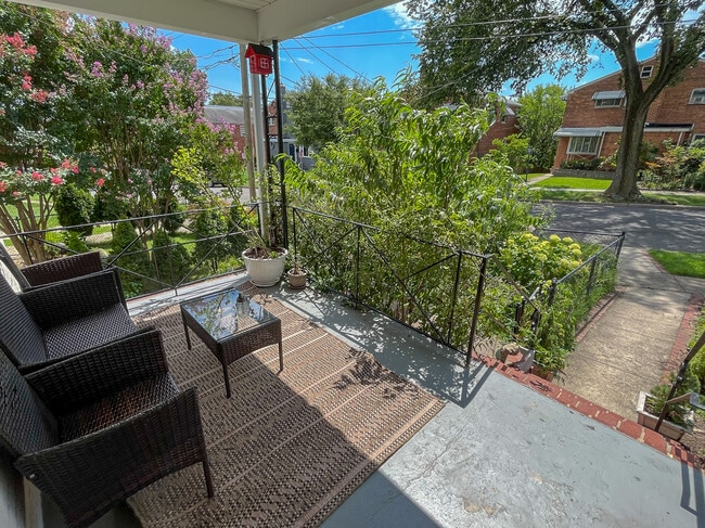 Photo - 5155 7th St NE