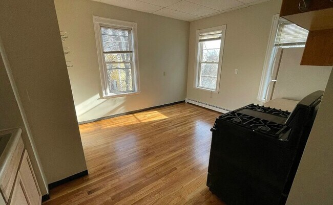 Photo - 164 Putnam Ave Unit 168
