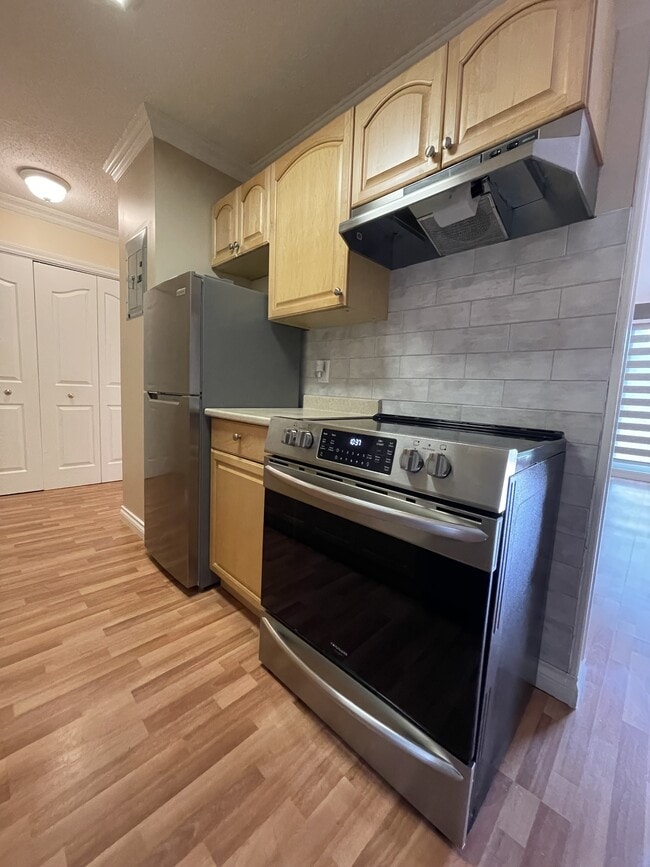 Photo - 630 Clarke Rd