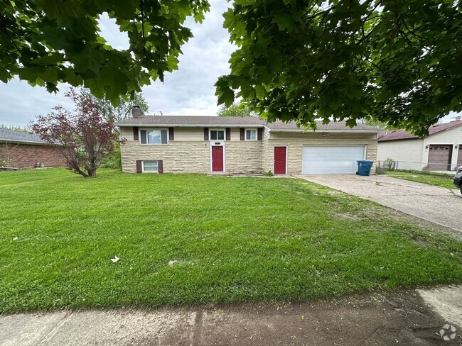 Building Photo - 3 Bed 2 Bath Home Located in Warren Township