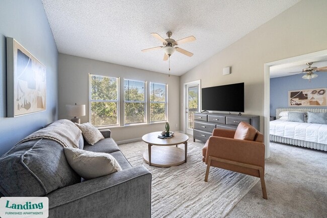 Building Photo - 1000 Palm Pl Dr NE Unit 1434.1411673