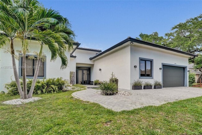 3909 SW 54th St
