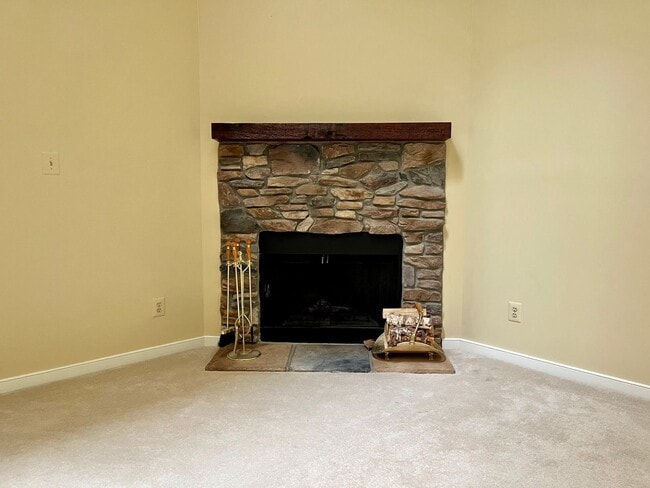 Photo - Charming 2 Bedroom/2 Bathroom Apartment Unit in Pond Condos!