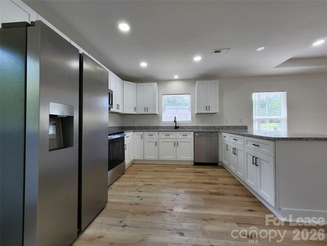 Photo - 1302 Rainbow Dr