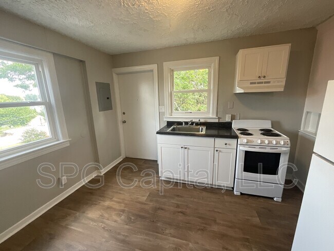 Photo - 601 S Queen St Condo