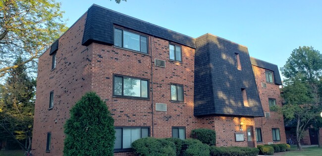 Building Photo - 1851 S Morris Hill Dr