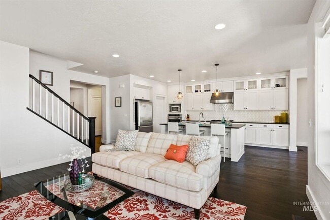 Photo - Stunning Modern Home Near NE Foothills | Mountain Views | Designer Finishes