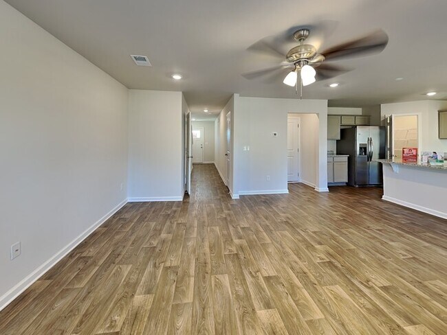 Photo - 922 Citation St