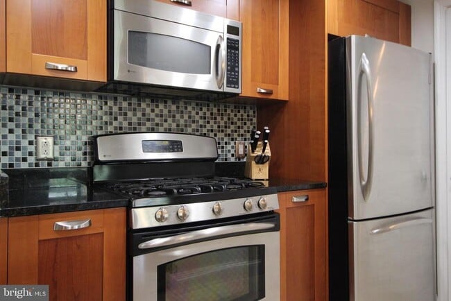 Photo - 2451 Midtown Ave Unit 305