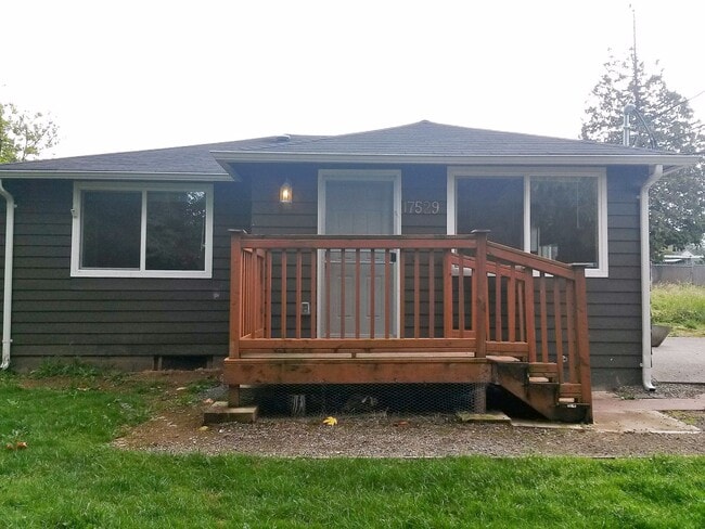 Building Photo - Lynnwood Bungalow