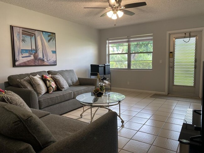 Photo - 305 Windsor N Unit Recently updated 2-bedroo