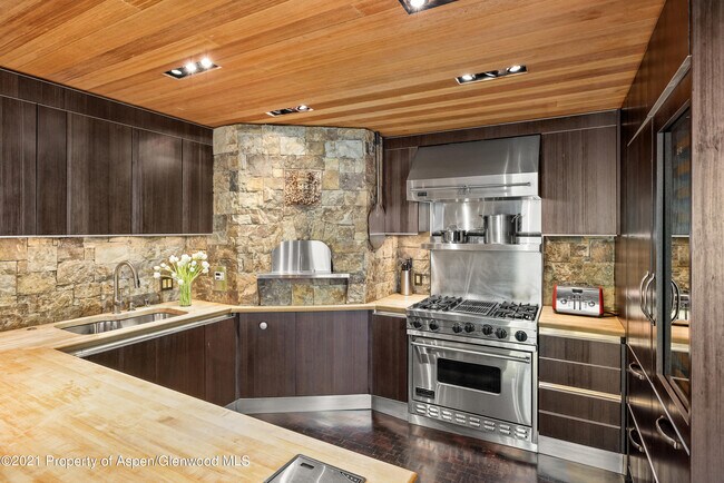 Photo - 800 S Monarch St Unit #4