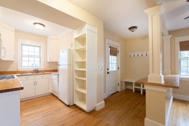 Photo - 51 Kingston Ave