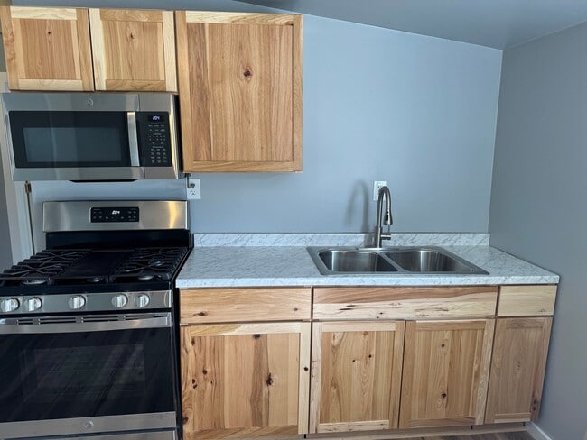 Photo - Newly Remodeled One Bedroom Garage Apartment