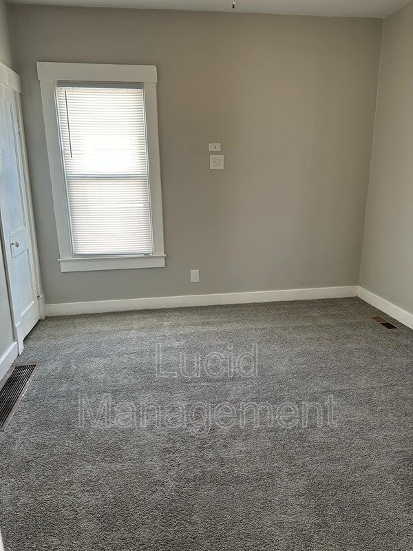 Photo - 906 Burton Ave