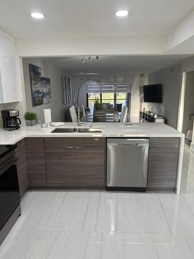 Photo - 436 Lakeview Dr Unidad 205