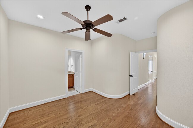 Photo - 5305 Lillian St