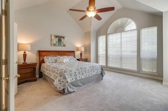 Photo - 18 Greenleaf Dr