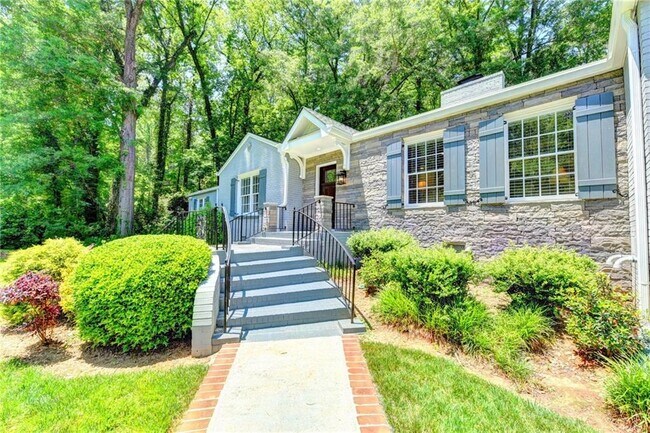 Photo - 485 Valley Rd NW House