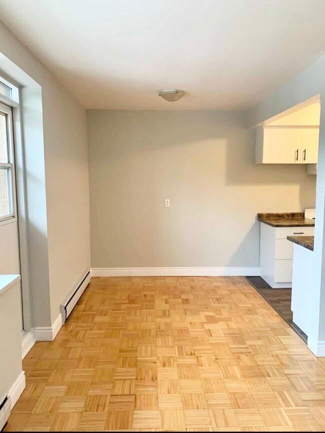 Photo - De Laurentian Apartments