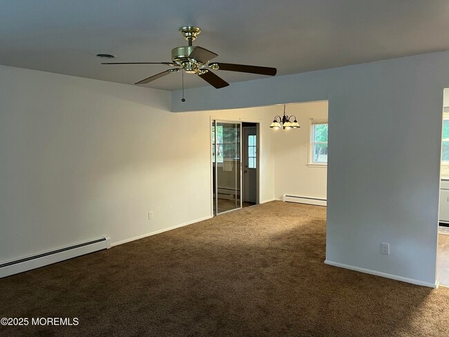 Photo - 927 Edgebrook Dr N