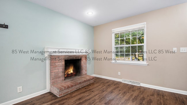 Photo - 2342 Rosewood Ave SE