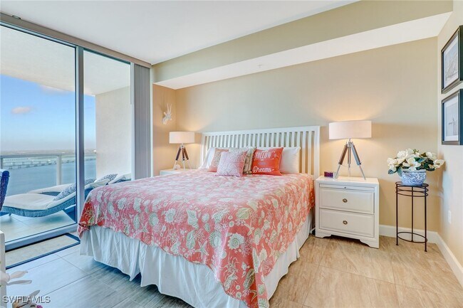 Photo - 3000 Oasis Grand Blvd Unidad 3006