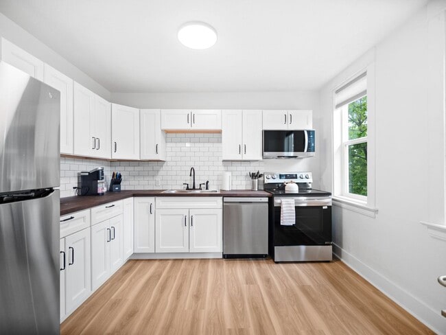 Photo - Newly Renovated 2 Bedroom Close to Hospitals