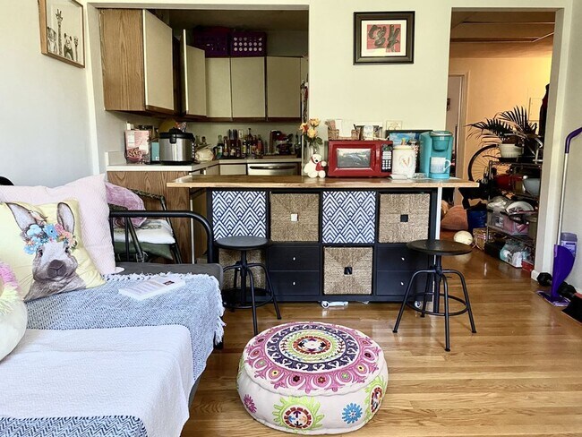 Building Photo - 1409 Commonwealth Ave Unit 402