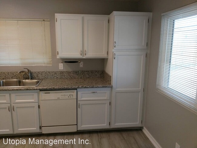 Photo - 4 br, 2 bath House - 810 Bergamont Dr