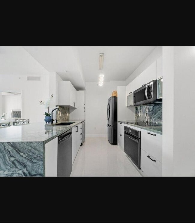 Building Photo - 550 Okeechobee Blvd Unit 1809