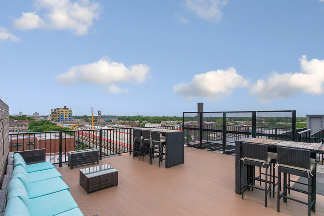 Photo - 5718 N Winthrop Ave Unit 801