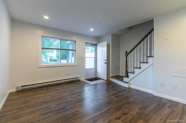 Photo - 72 Tudor Ln