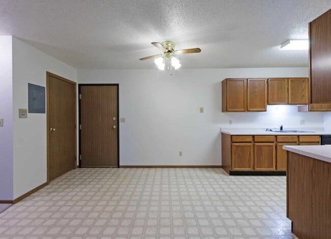 Southmoor Apartments & Townhomes