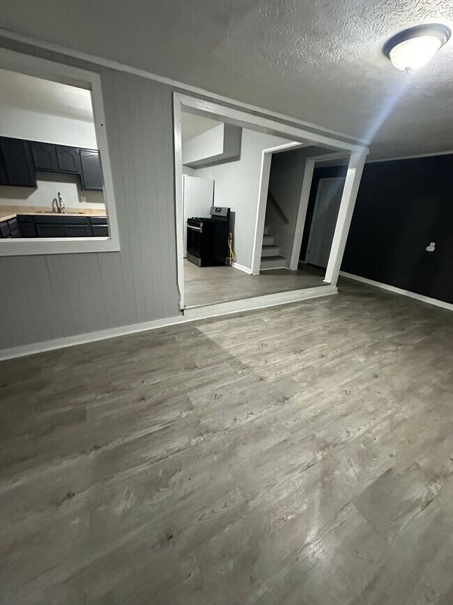 Large 4 Bedroom in New Miami Large Fenced House House Rental in