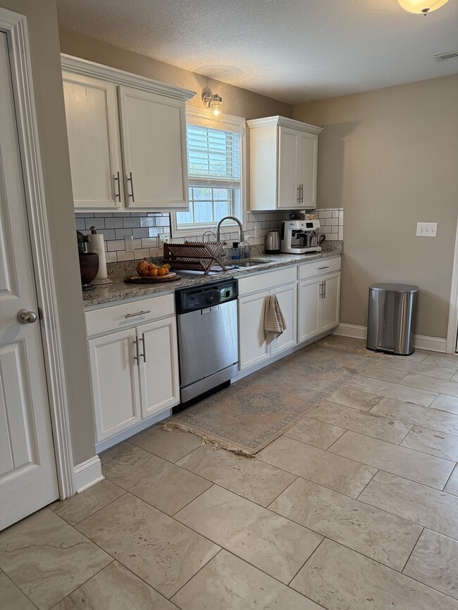 Photo - 607 Hollow Crst