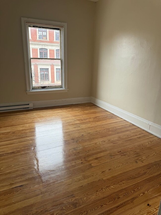 Photo - 32 W High St Unidad 300