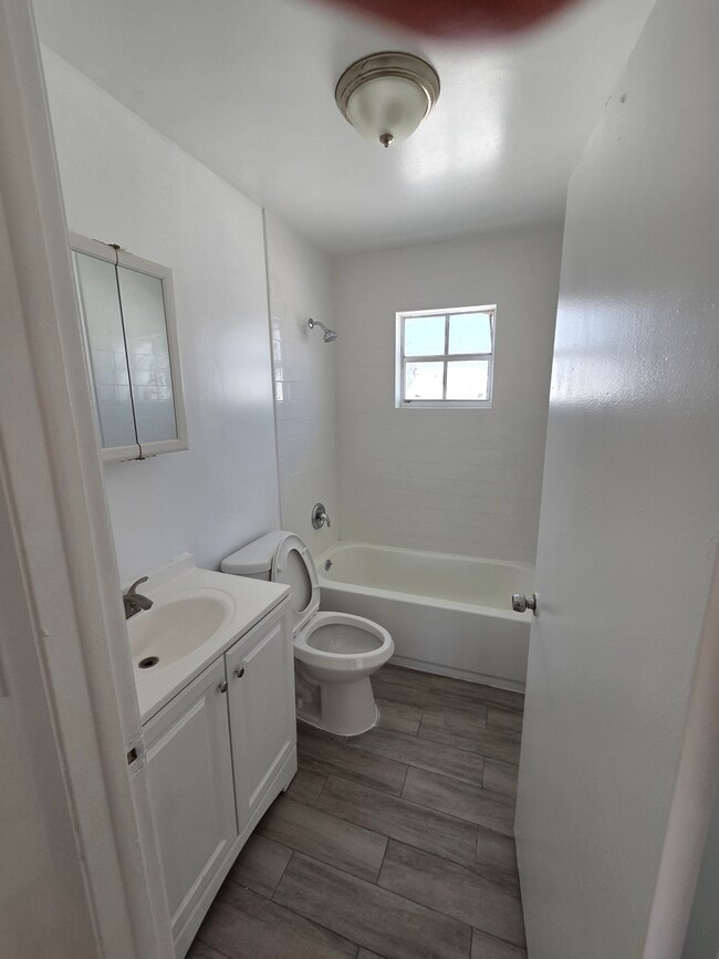 Photo - 317 W 18th St Unit 317